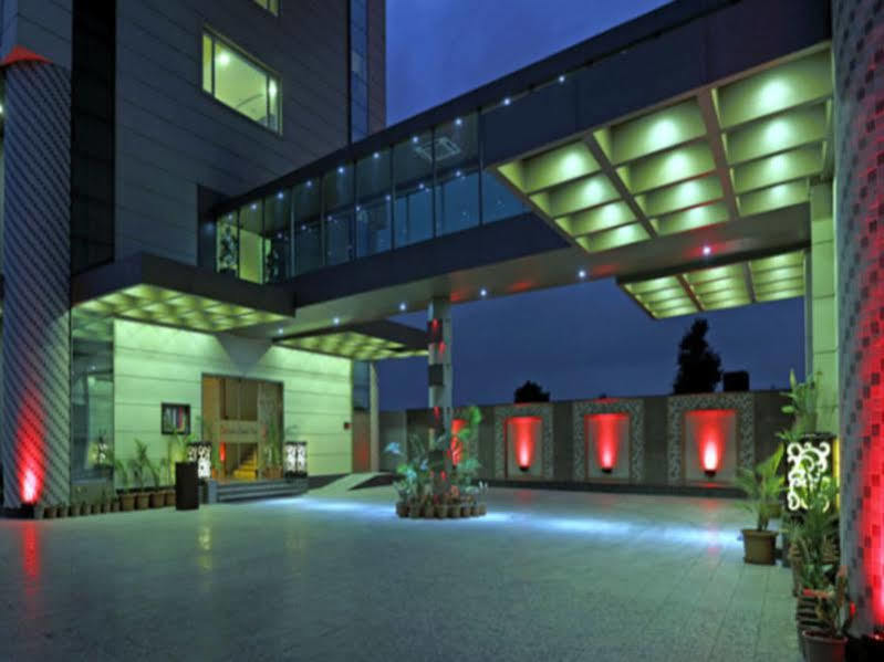 Brijwasi Lands Inn Mathura Exterior photo