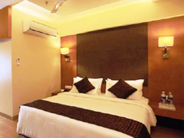 Brijwasi Lands Inn Mathura Exterior photo